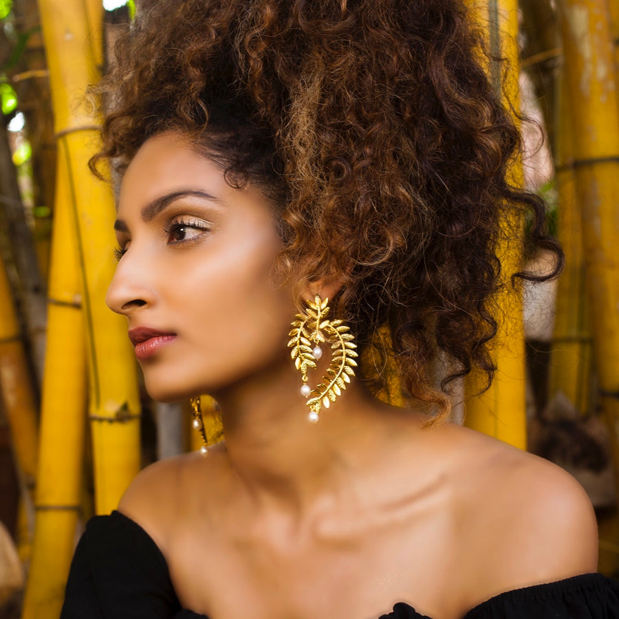 HADAIRA PEAL EARRINGS